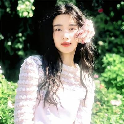 以电影内容为主轴,同时融入电视剧与综艺元素,适合偏好高完成度片单浏览的用户。